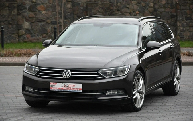 Volkswagen Passat cena 43900 przebieg: 285000, rok produkcji 2015 z Krzepice małe 596